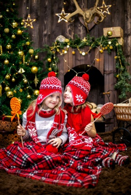 دوقلو-خواهر-خواهرانه-کریسمس-قرمز