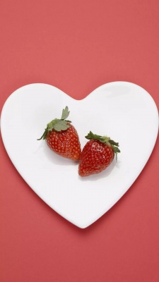 قرمز-قلب-توت فرنگی-عاشقانه-میوه