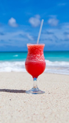 نوشیدنی-قرمز-ساحل-آبمیوه