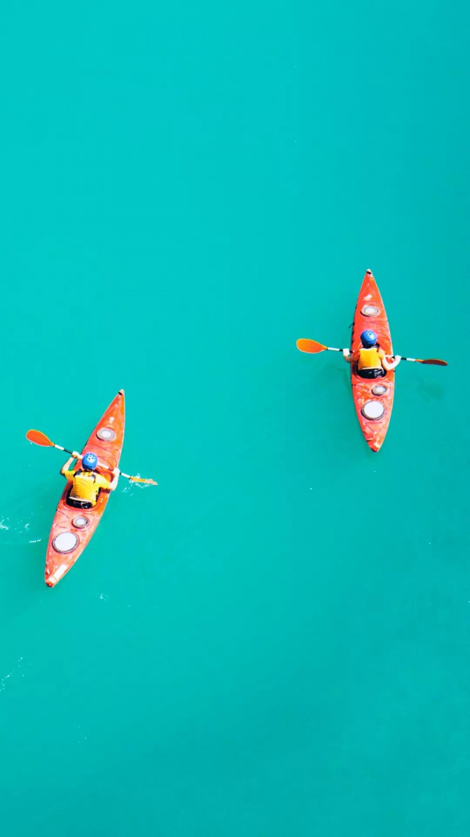 قایق رانی-قایق-مسابقه-دریا-آب-سبز-فیروزه ای