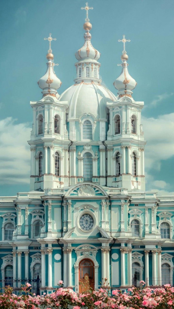 سفید-معماری باستانی-معماری تاریخی-کلیسا