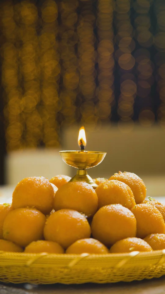 شیرینی-زرد