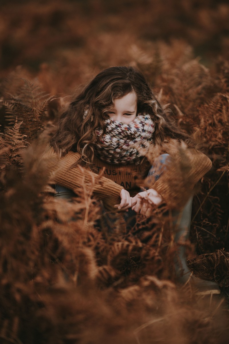 دختر-قهوه ای