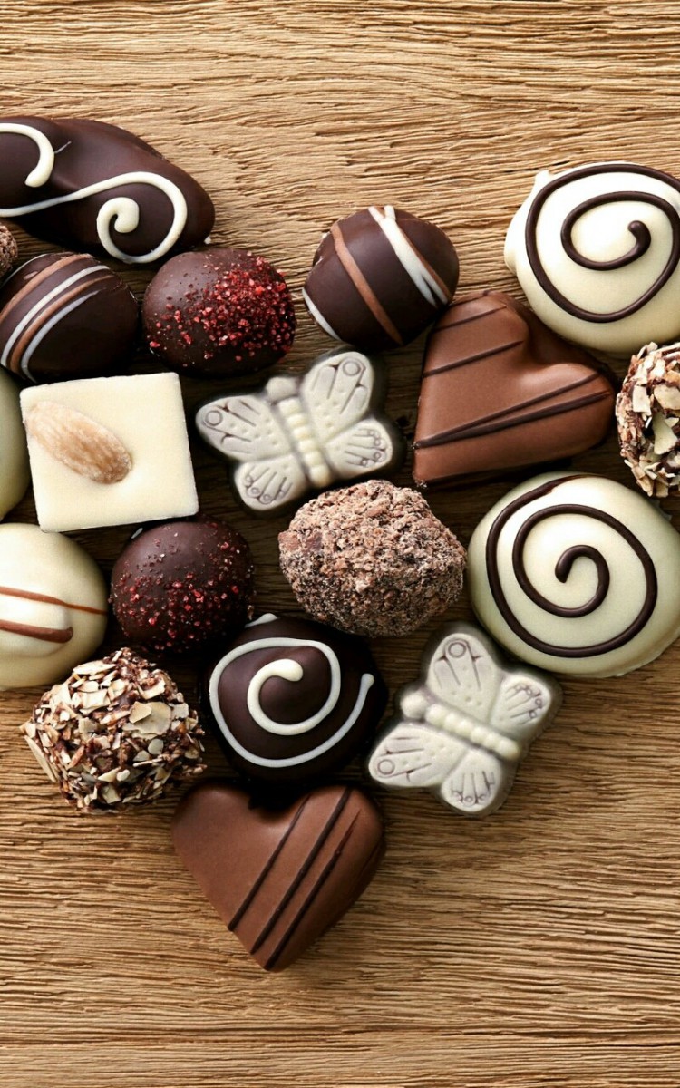 شکلاتی-شکلات-قهوه ای-شیرینی