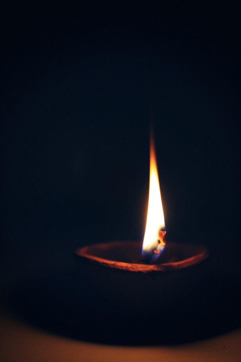 مشکی-شمع