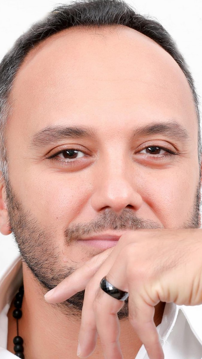 احسان کرمی-بازیگر ایرانی