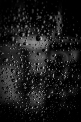 باران-شب-سیاه و سفید