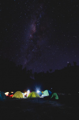 چادر-شب-کمپ-ستارگان