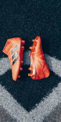 کفش-قرمز-کفش فوتبال-کفش قرمز