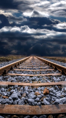 ریل قطار-قطار-آسمان