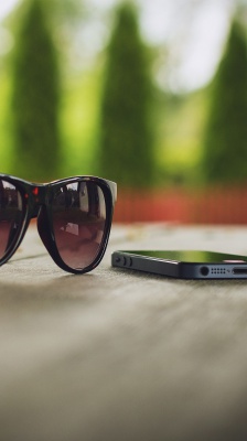 عینک-گوشی-موبایل-تلفن همراه-تکنولوژی