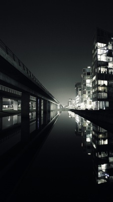 ساختمان-سیاه و سفید-رودخانه