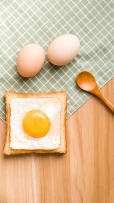تخم مرغ-صبحانه-نان تست