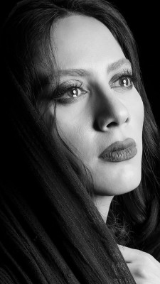مونا فرجاد-بازیگر ایرانی