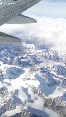 هواپیما-کوهستان-زمستان-برف