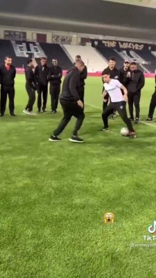 فوتبال-ورزشی