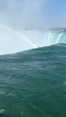 آبشار-رنگین کمان-رودخانه
