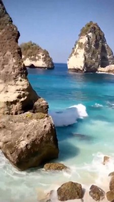 صخره-ساحل-دریا