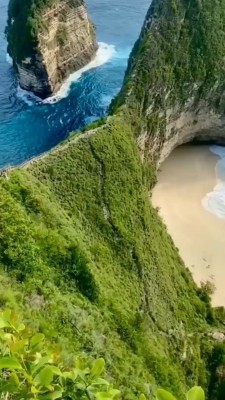 صخره-ساحل-دریا