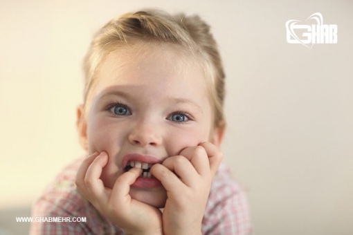 چطور می توان جوییدن ناخن در کودکان را متوقف کرد؟